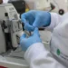 Especialistas destacam que o câncer de próstata tem até 98% de chance de cura se detectado no início. Campanha Novembro Azul 2025 incentiva prevenção e alerta sobre desafios no SUS.