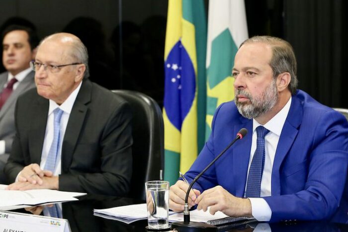 Polícia Federal lança Operação Última Fase para combater fraudes em concursos públicos no Nordeste. Investigações atingem certames da Caixa, Banco do Brasil, UFPB e Polícias Civis de PE e AL.