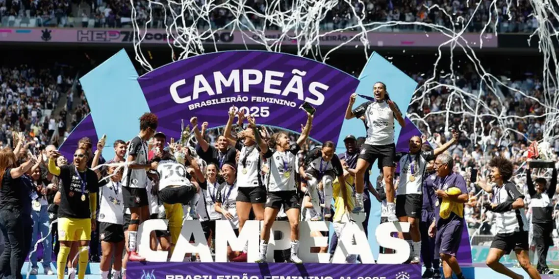 A final do Campeonato Brasileiro Feminino Série A1 2025, com vitória do Corinthians, alcançou 228.697 telespectadores, crescimento de 23% na audiência média em relação a 2024, segundo Kantar Ibope Media.