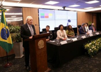 Governo anuncia novas medidas para proteger crianças e adolescentes, incluindo atualização do Pacto pela Escuta Protegida, nova Classificação Indicativa e parceria com o Unicef.