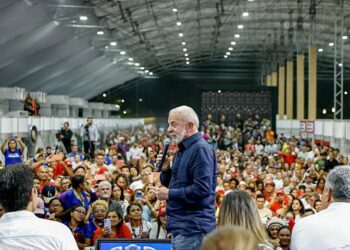 Presidente visitou a Estação de Tratamento de Esgoto Una e o Parque Linear da Nova Doca, destacando que os projetos vão beneficiar milhares de moradores e preparar a capital paraense para receber a conferência climática.
