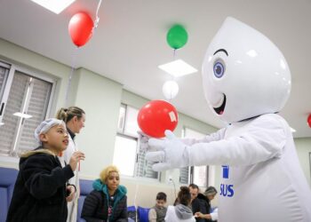 Neste sábado (18), UBS's abrem para vacinar crianças e adolescentes; adultos podem se imunizar contra o sarampo e atualizar caderneta de vacinação.