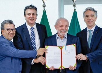 Presidente Lula sanciona lei que cria o Sistema Nacional de Educação (SNE), marco que organiza as responsabilidades entre União, Estados e Municípios e fortalece a gestão integrada da educação pública.