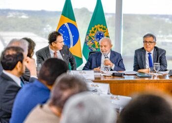 Estados e municípios têm até 7 de novembro para enviar propostas e acessar R$ 20 bilhões em crédito para obras de educação e saúde.