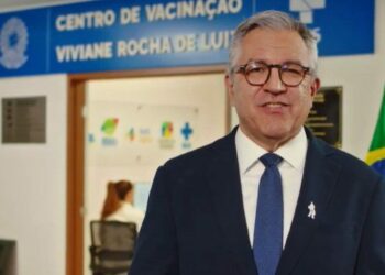 Ministro da Saúde convoca população para o Dia D de multivacinação, com vacinas gratuitas para crianças e adolescentes em todo o país neste sábado.
