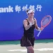 Luisa Stefani se classifica pela primeira vez ao WTA Finals, ao lado de Timea Babos. A dupla está entre as oito melhores do mundo e disputa o torneio em Riad, na Arábia Saudita.