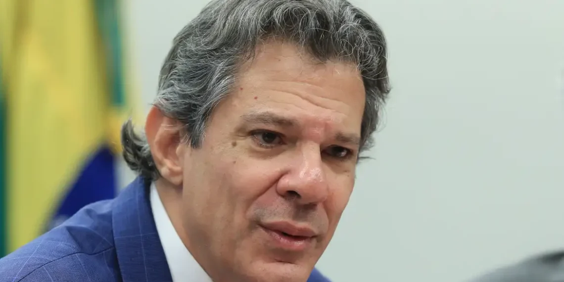Haddad critica adiamento de precatórios e diz que União não deve aceitar “calote”, defendendo pagamento integral e proteção da credibilidade do país.