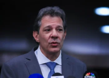 Governo, Senado e Câmara chegaram a acordo para votar a MP que substitui o aumento do IOF. Texto mantém isenções para LCI e LCA e define compensações para bets.