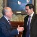 Brasil e Estados Unidos discutem tarifas e cooperação bilateral em reunião entre Mauro Vieira e Marco Rubio na Casa Branca. Encontro busca reaproximação e pode resultar em reunião entre Lula e Trump.