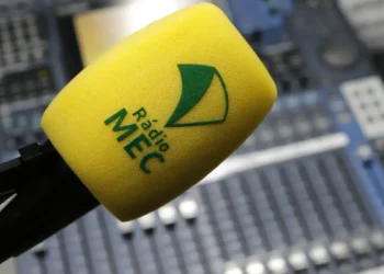 Rádio MEC lança novas temporadas de A Escrita Falada, com Ruy Castro, e Contos Mínimos, com Heloisa Seixas. As crônicas inéditas vão ao ar de segunda a sexta em diversos horários.