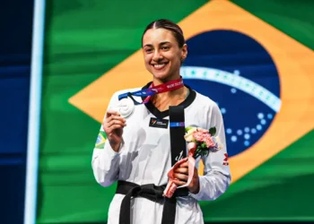 Milena Titoneli garante medalha de prata no Mundial de Taekwondo 2025, em Wuxi (China). Com dois ouros e uma prata, o Brasil alcança sua melhor campanha da história na competição.