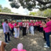 Moradores de Maruípe se reuniram na Praça do Eucalipto em um ato do Outubro Rosa. A ação destacou a prevenção do câncer de mama e do colo do útero, combate ao preconceito e apoio às pacientes em tratamento.