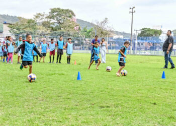 A Semana da Criança em Vitória contará com contação de histórias, apresentações circenses, torneios de futebol e inaugurações de escola e quadra poliesportiva entre os dias 8 e 12 de outubro.