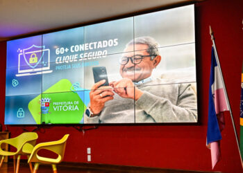 Vitória lança projeto “60+ Conectados” para capacitar idosos em segurança digital e uso consciente da internet e tecnologias.