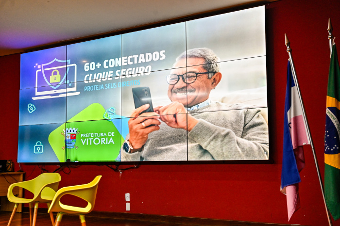 Vitória lança projeto “60+ Conectados” para capacitar idosos em segurança digital e uso consciente da internet e tecnologias.