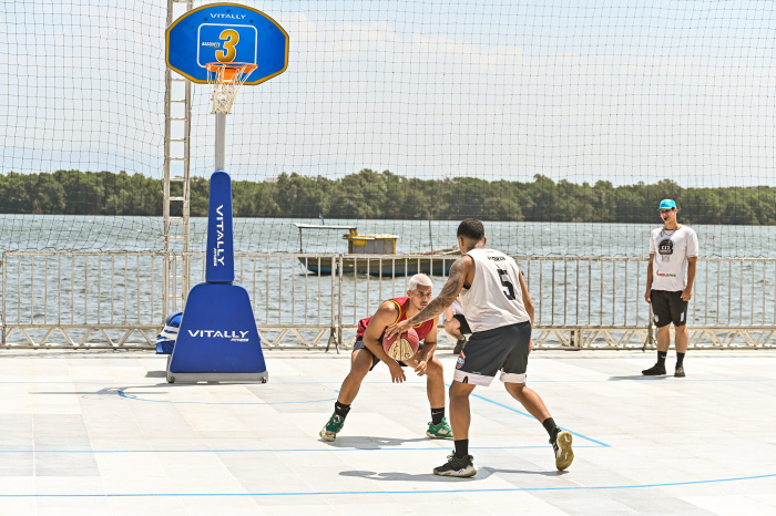 O Esporte por Vitória chega à Orla de São Pedro neste domingo (19) com atividades esportivas gratuitas, incluindo basquete 3x3, judô, canoa va’a, patinação e ginástica, abertas a todas as idades.