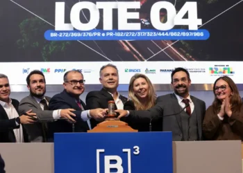 Brasil alcança R$ 200 bilhões em concessões rodoviárias com novo leilão no Paraná; tarifas terão redução média de 52%, diz Renan Filho.