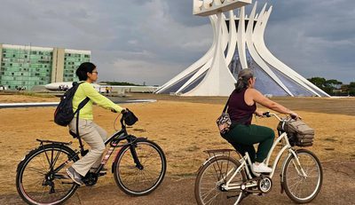 Brasília recebe treinamento piloto em mobilidade ativa com a Holanda, promovendo ciclovias e transporte sustentável em preparação para a Pré-COP30.