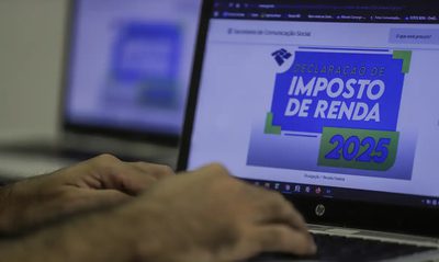 A Receita Federal informou que 60% das declarações do IRPF 2025 inicialmente retidas já foram liberadas após correções feitas pelos contribuintes. Despesas médicas e omissão de rendimentos lideram os motivos da malha fina.