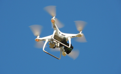 Curso do Ministério da Agricultura já formou 850 pessoas no uso de drones para fiscalização agropecuária. Iniciativa reconhecida pelo Prêmio Ceres amplia tecnologia, precisão e transparência nas ações do setor.