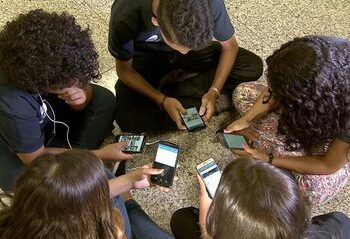 A Voz do Brasil explica novas regras da Classificação Indicativa; atualização inclui interatividade digital e reforça proteção infantil.