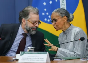 Belém sediará a Cúpula do Clima nos dias 6 e 7 de novembro, com a presença de 57 líderes e 143 delegações. O encontro definirá as diretrizes da COP30, que ocorrerá entre 10 e 21 de novembro.