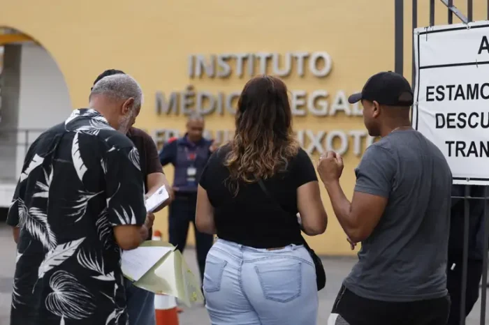 Após a operação mais letal da história do Rio, ministros do governo Lula seguem para o estado para discutir ações e oferecer apoio técnico na identificação das vítimas. A operação deixou mais de 130 mortos e gerou forte repercussão.