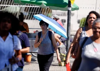 Estudo com 326 cidades latino-americanas prevê que mortes causadas pelo calor extremo podem dobrar até 2050. Idosos e pessoas pobres estão entre os grupos mais vulneráveis.