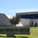 STJ autoriza rondas virtuais da polícia em redes públicas P2P para combater pornografia infantil. Decisão dispensa autorização judicial para acesso a dados de IP.