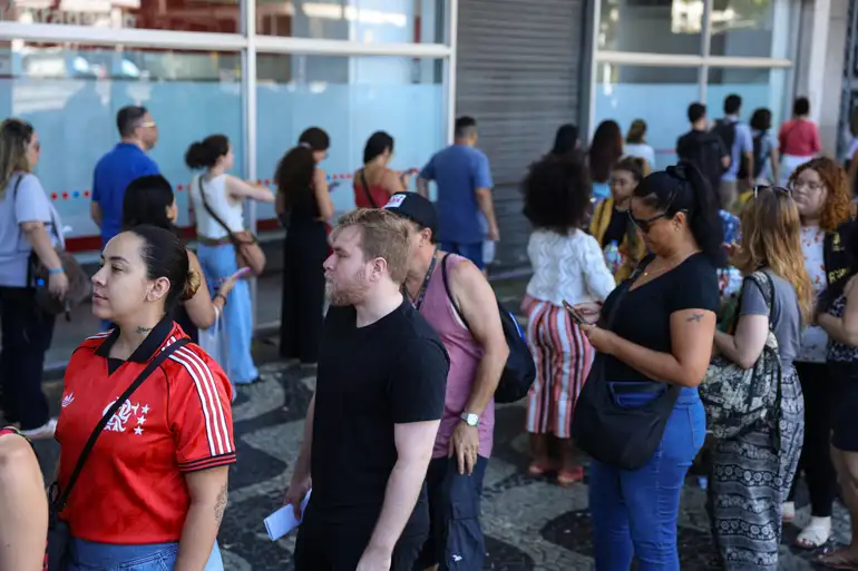 CNU 2025 exige nota mínima para aprovação na prova objetiva: 36 acertos para nível superior e 28 para intermediário. Etapa define quem segue à discursiva.