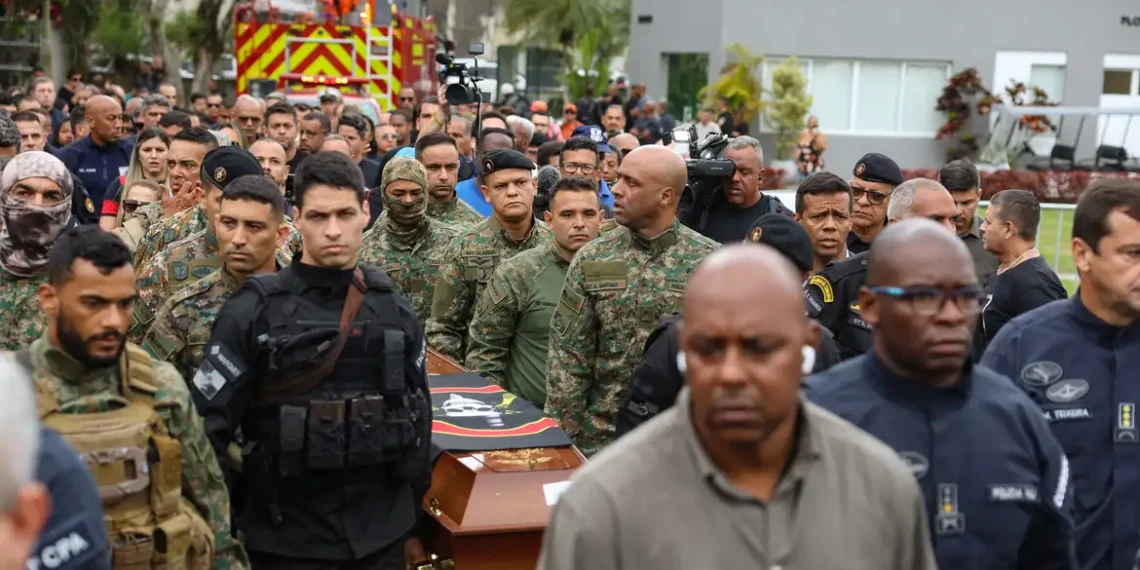 Sindpol-RJ lamenta morte de quatro policiais na Operação Contenção, na Penha, e cobra maior apoio federal no combate ao crime organizado no Rio de Janeiro.