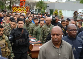 Sindpol-RJ lamenta morte de quatro policiais na Operação Contenção, na Penha, e cobra maior apoio federal no combate ao crime organizado no Rio de Janeiro.