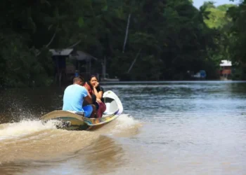 Ex-motosserrista, Charles fundou o projeto Ygara Artesanal, que promove turismo sustentável e cultura amazônica na Ilha do Combu, em Belém. Iniciativa tem apoio do Sebrae e inspira novos negócios ecológicos.