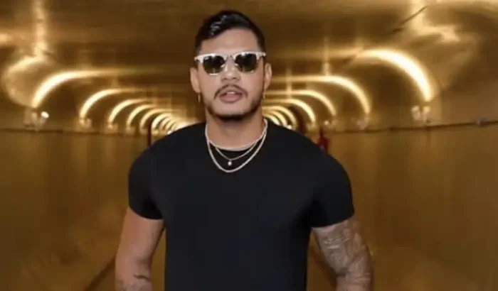 O rapper Hungria, internado em Brasília após suspeita de intoxicação por metanol, apresenta evolução positiva e permanece em cuidados intensivos. Autoridades alertam para risco de bebidas adulteradas.