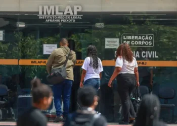 No Dia Nacional de Zumbi e da Consciência Negra, especialistas alertam que a violência policial, como a Operação Contenção no Rio, evidencia a permanência do racismo estrutural no país.