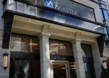 Após liquidação do Banco Master, golpes se multiplicam com falsas promessas de antecipação de ressarcimento do FGC. Entenda como funcionam as fraudes e como se proteger.