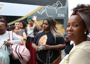 A 2ª Marcha das Mulheres Negras reúne caravanas de todo o país em Brasília nesta terça (25), com expectativa de 1 milhão de pessoas. O evento defende direitos, reparação histórica e fortalecimento da luta antirracista.