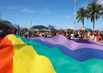 A cantora Daniela Mercury será a principal atração da 30ª Parada LGBTI+ do Rio de Janeiro, que acontece no dia 23 de novembro, em Copacabana. O evento celebra 30 anos de história e luta por igualdade, respeito e direitos humanos.