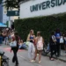 Segundo dia do Enem 2025 será realizado neste domingo (16), às 13h30. Veja horários, regras, itens permitidos, novidades da edição e orientações para reaplicação.