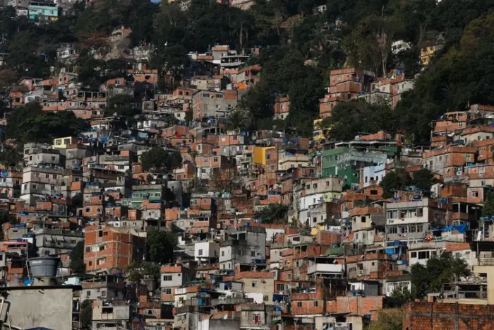 Alexandre de Moraes convoca reunião com procuradores para discutir regras das operações policiais em comunidades após megaoperação no Rio.