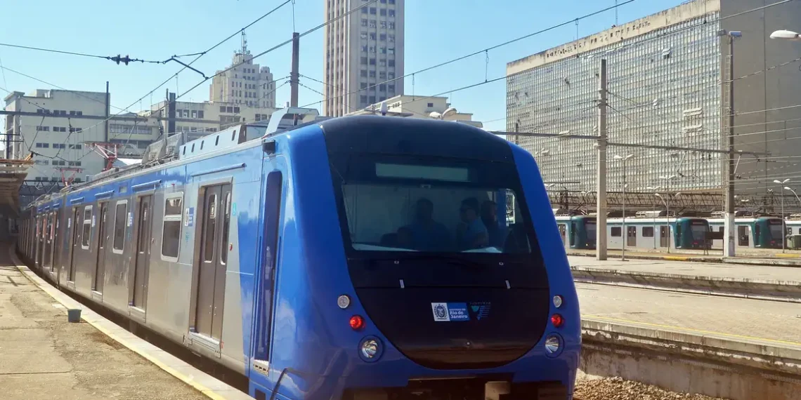 A Justiça do Rio homologou o aditivo ao plano de recuperação judicial da Supervia. A decisão permite a criação da UPI Ferroviária e de um fundo especial, facilitando a transição do serviço e a entrada de novos investidores no sistema de trens.