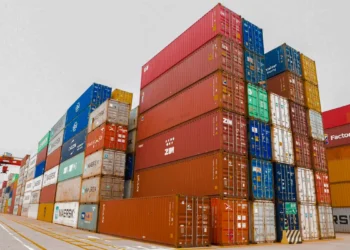 Conselho Monetário Nacional aprova mudanças no Plano Brasil Soberano, ampliando acesso a R$ 30 bilhões em crédito emergencial para empresas afetadas pelo tarifaço dos EUA e incluindo fornecedores de exportadoras entre os beneficiários.