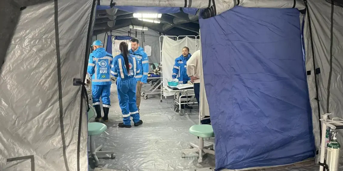 Após tornado que destruiu 90% de Rio Bonito do Iguaçu (PR), o Ministério da Saúde enviou equipe da Força Nacional do SUS para garantir atendimento médico, psicológico e reorganização dos serviços de saúde.