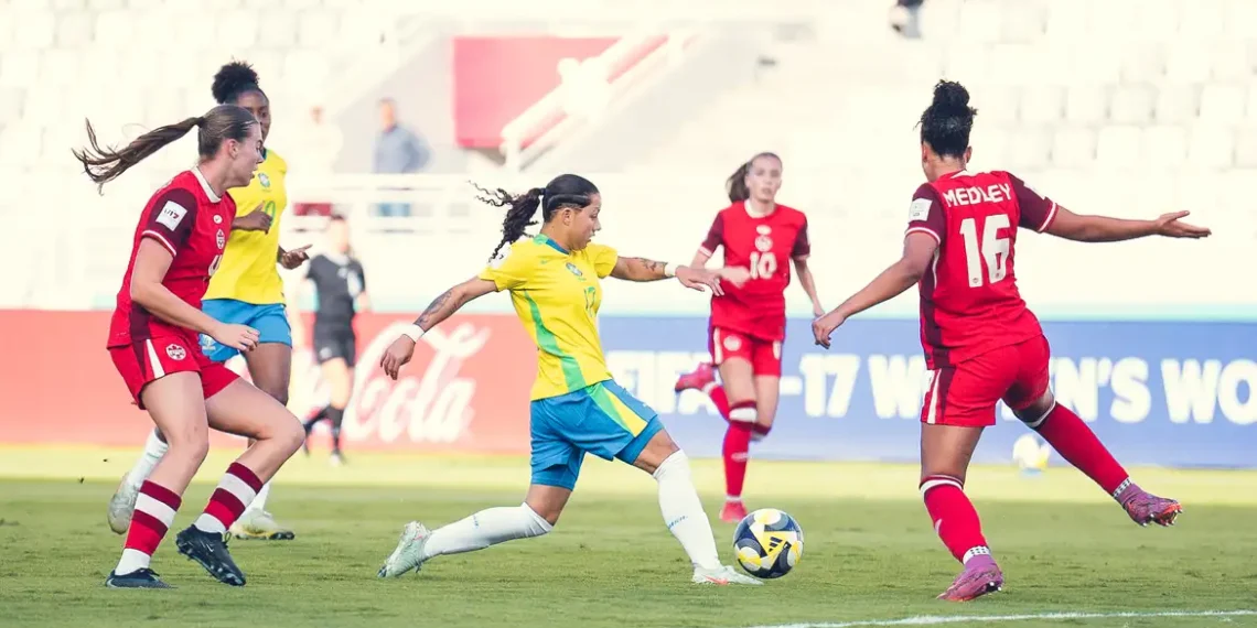 A Seleção Brasileira feminina sub-17 venceu o Canadá nos pênaltis por 5 a 4 e garantiu vaga inédita nas semifinais da Copa do Mundo no Marrocos. O Brasil aguarda o vencedor de Coreia do Norte x Japão.