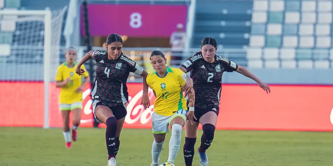 Brasil perde para o México nos pênaltis e termina o Mundial Feminino Sub-17 em quarto lugar. Seleção chegou a vencer até os acréscimos, mas sofreu empate por 1 a 1 e perdeu por 3 a 1 nas penalidades.