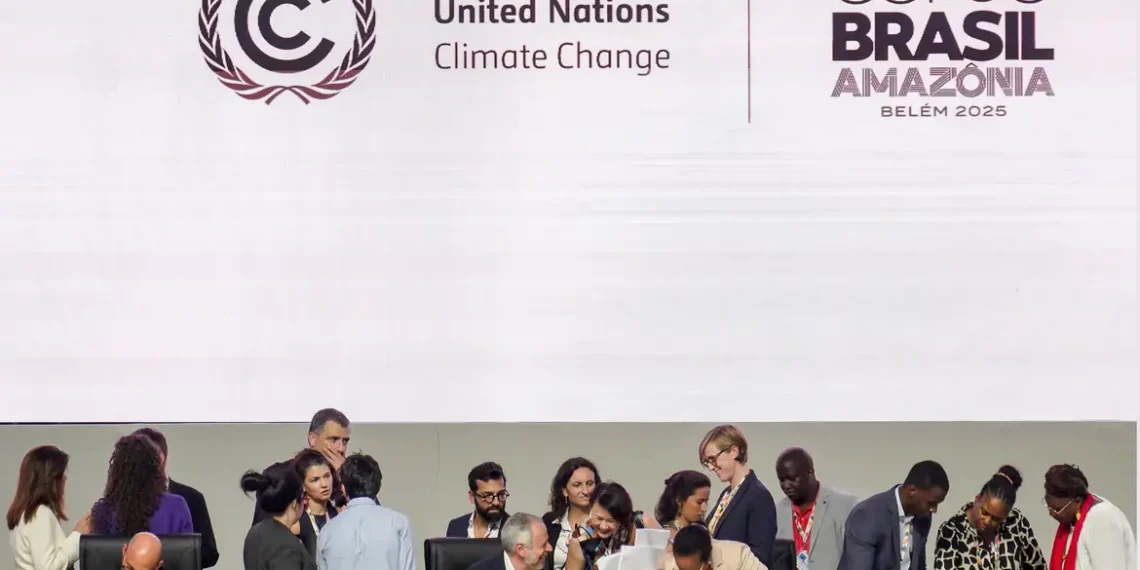 A COP30, realizada em Belém, celebrou consenso em 29 itens oficiais da agenda climática e a criação de 120 planos de ação envolvendo 190 países, em um marco inédito para acelerar a implementação de compromissos climáticos.