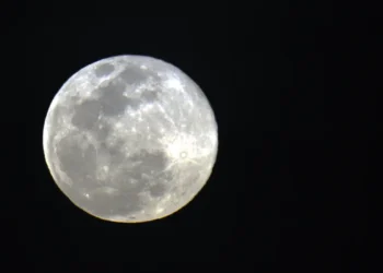A Superlua do Castor, a maior e mais brilhante de 2025, poderá ser observada a olho nu nesta quarta (5) em todo o Brasil. Saiba os melhores horários e dicas para assistir ao fenômeno.
