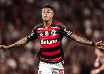 Flamengo comemora a vitória por 3 a 0 sobre o Sport, no Maracanã em 1º de novembro de 2025, pela 31ª rodada do Brasileirão.