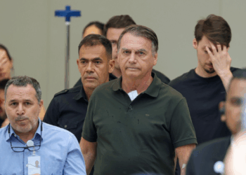 Ex-presidente Bolsonaro recebe visitas antes de audiência por videoconferência
