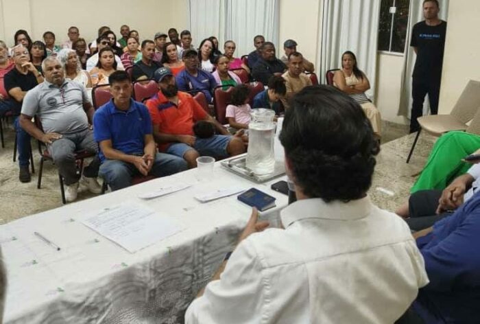 Moradores de Village do Sol, Guarapari, sofrem com água ferruginosa e ausência de saneamento básico